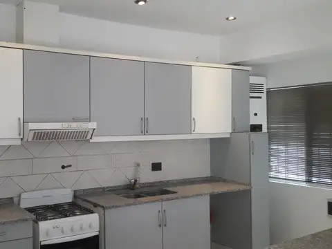 4 DORMITORIOS, 1 PLANTA , JARDIN Y PILETA