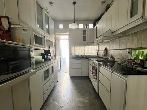 VENTA CASA 4 AMB. CON GRAN  FONDO VILLA BOSCH