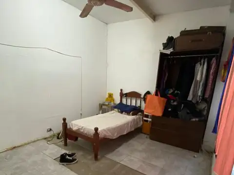 Casa 6 ambientes con 2 baños