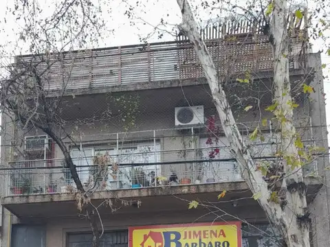 BARBARO ALQUILA LOCAL EN SAN MARTIN CENTRO