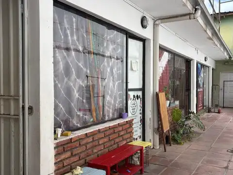 LOCALES COMERCIALES MAS HOSTAL EN VENTA CENTRO