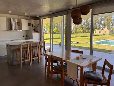 Casa en venta Campos de Roca 2, amueblada.