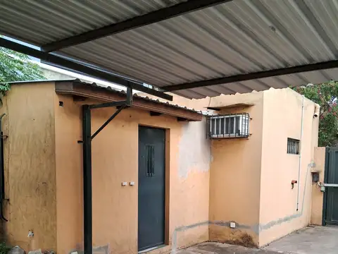 Gran propiedad en alquiler frente a Plaza Ducilo