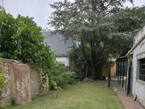 Gran propiedad en alquiler frente a Plaza Ducilo