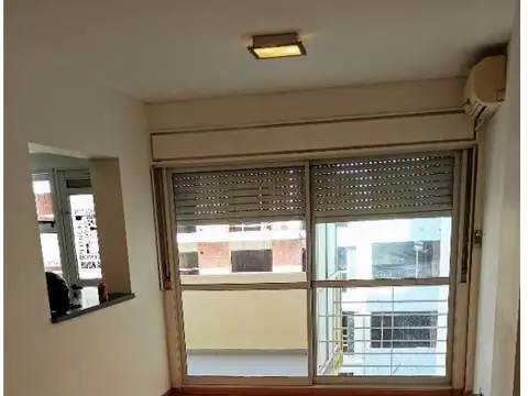 San Juan 518 - Semipiso 2 Dormitorios. con Cochera