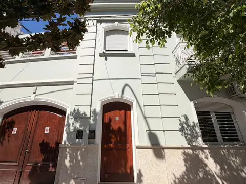 Venta casa tres dormitorios con patio y pileta en barrio Cofico
