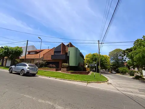 Casa en venta en BARRIO San : CHALET CON TRES DORMITORIOS.