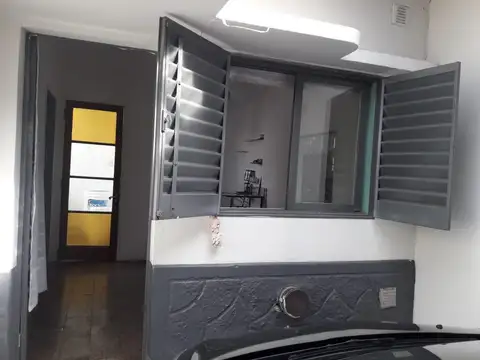 Casa en alquiler - 1 Dormitorio 1 Baño - Cochera - 180Mts2 - La Plata