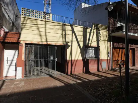 Venta Casa en Munro 3 ambientes con cochera