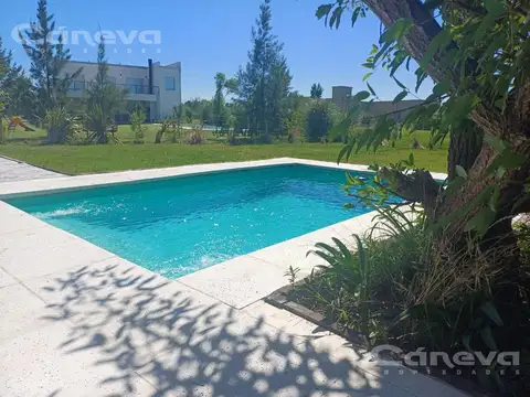 Casa 6 ambientes con 2 baños