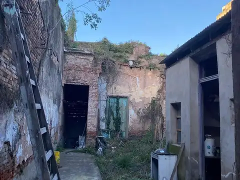 TERRENO EN VENTA 8,66 X 25,66 - PARQUE PATRICIOS - APULE AL 1600