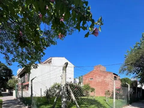 Lote en Barrio San Carlos Excelente Esquina