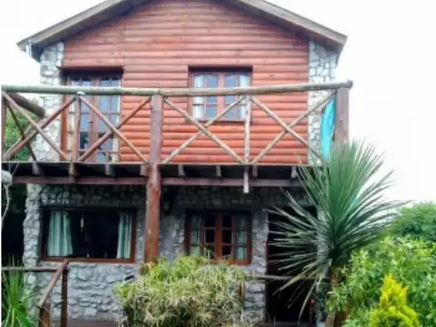 Casa en venta - 3 Dormitorios 2 Baños - Cochera - Chapadmalal