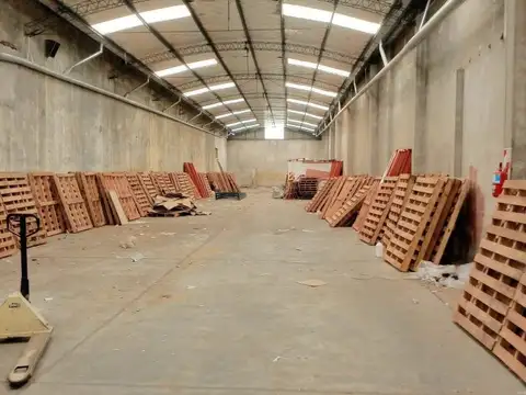 Galpon en Alquiler 10,23  mts Frente