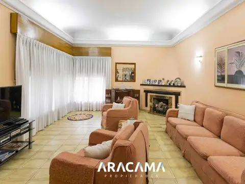 Casa en Venta en Monte Grande, USD 375.000