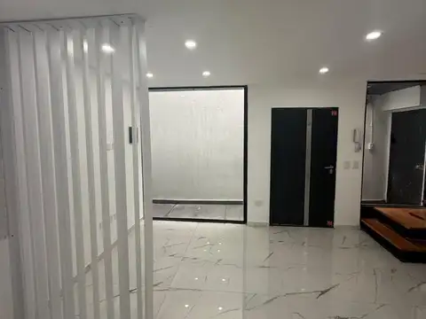 Depto Tipo Casa en Venta en Villa Lugano, USD 155.000