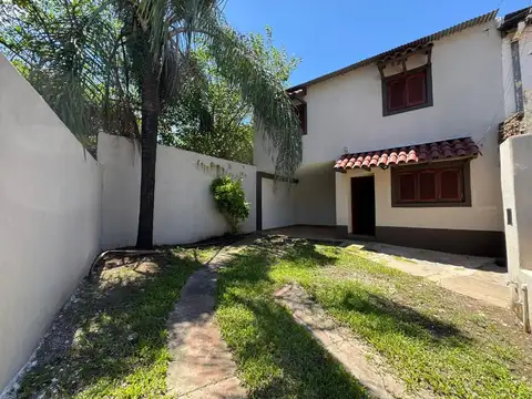 Casa tipo duplex  en venta 4 dorm zona Av America