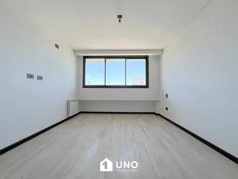 Córdoba y Ov. Lagos - Ultimo Dpto de 3 Dormitorios. Posibilidad cochera.