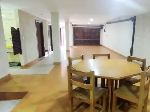 Casa 7 ambientes con 5 baños