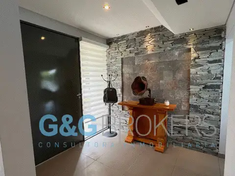 CASA EN VENTA LA CESARINA