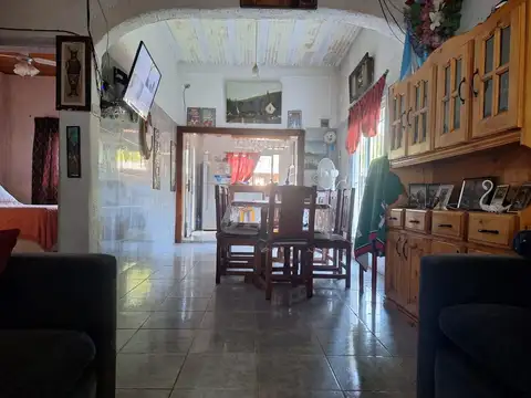 Casa 3 ambientes con 1 baño