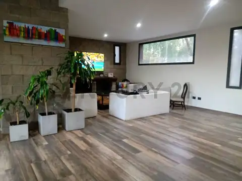 Casa en Venta con 1 cochera