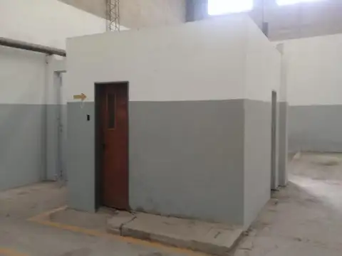 Deposito en Villa Ballester. Se vende con RENTA CALZADA