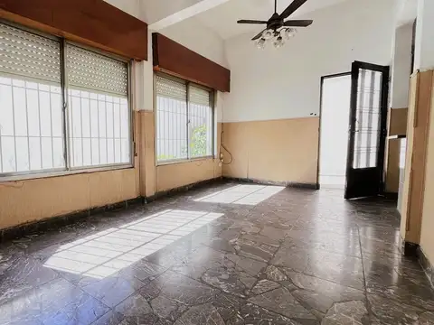 VENTA CASA 4 AMB CON GARAGE PATIO TERRAZA