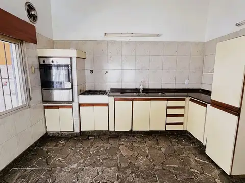 VENTA CASA 4 AMB CON GARAGE PATIO TERRAZA