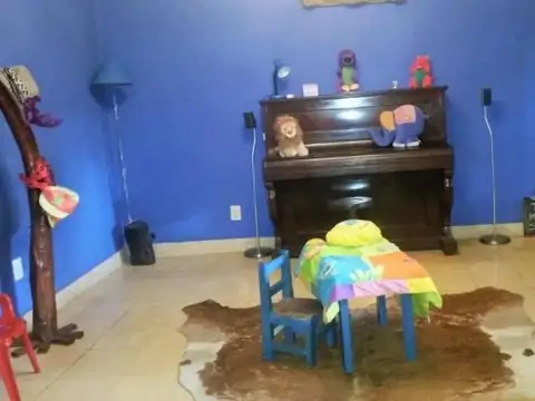 Casa de 4 ambientes con Garage