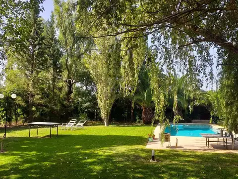 Casa en Venta con 4 cocheras