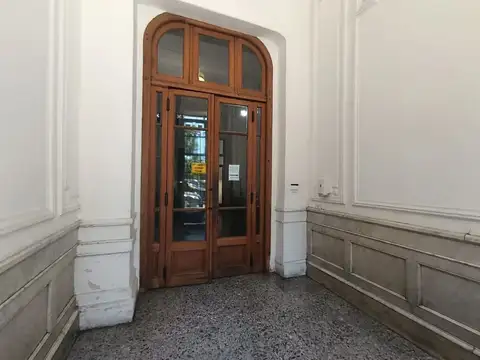 VENTA OFICINA TRIBUNALES EXCELENTE UBICACION