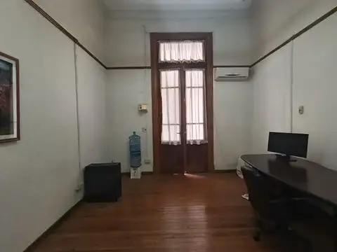 VENTA OFICINA TRIBUNALES EXCELENTE UBICACION