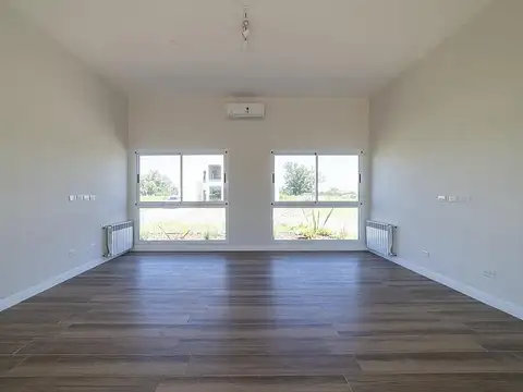 Casa en Venta en Tristan Suarez, USD 316.200