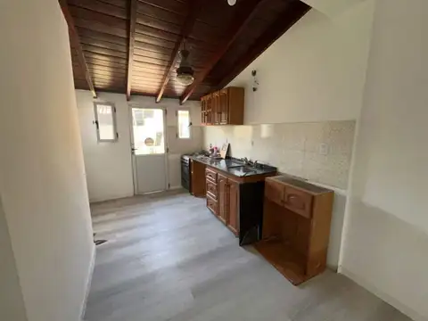 Casa 3 ambientes con 1 baño