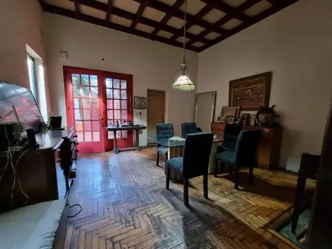 Intendente Ernesto Grant 400