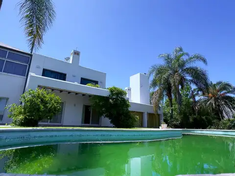 VENTA CASA CUATRO DORMITORIOS VILLA ALLENDE GOLF