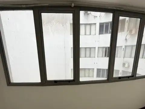 BV ILIA 336 100, Piso I