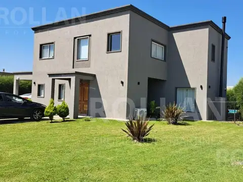 Hermosa Casa 5 amb en 2 pl s/lote 691 mts   VENTA. Barrio El Ensueño. ESCOBAR