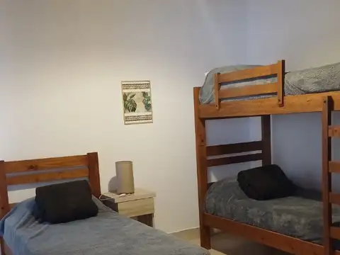 HERMOSO COMPLEJO DE 3 CAÑANAS EN PREDIO CERRADO