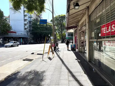 Local sobre Avenida - 100m2