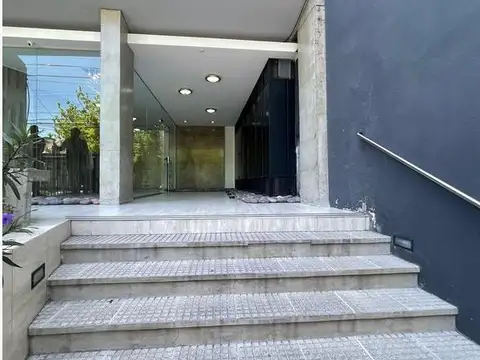 OFICINA USO PROFESIONAL / COMERCIAL