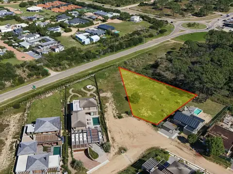 Venta terreno de 890m2 en Pinar del Faro 1era linea!