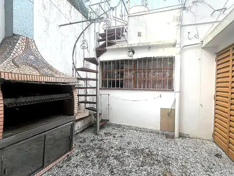 Depto Tipo Casa 4 ambientes con 2 baños