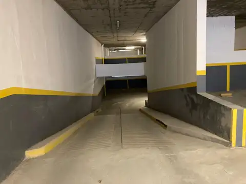 Avenida Corrientes e/ Bulnes y Jerónimo Salguero