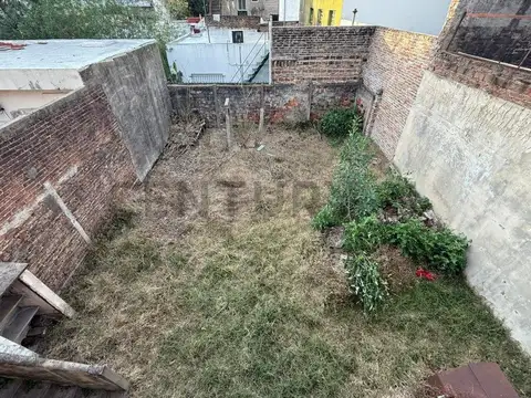 CASA 3 AMB A REFACCIONAR EN CASEROS – PERMUTA