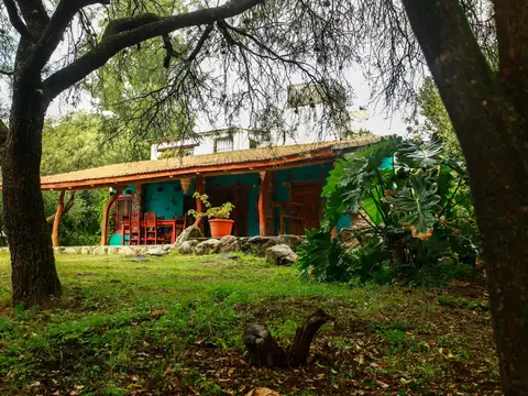 Casa en Venta con 2 cocheras