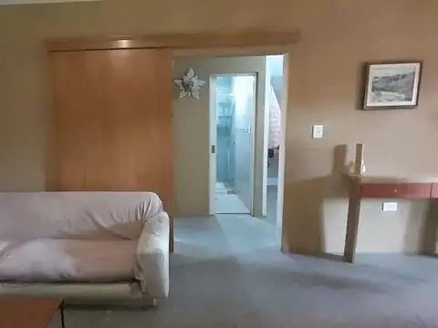 CASA  EN A. KORN C/GARAGE Y FDO LIBRE .FINANCIA