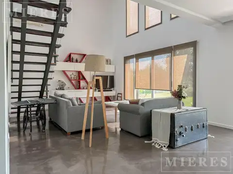 Casa 6 ambientes con 4 baños