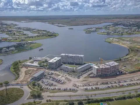 HERMOSA CASA A ESTRENAR DE CATEGORIA EN PUERTOS DEL LAGO 